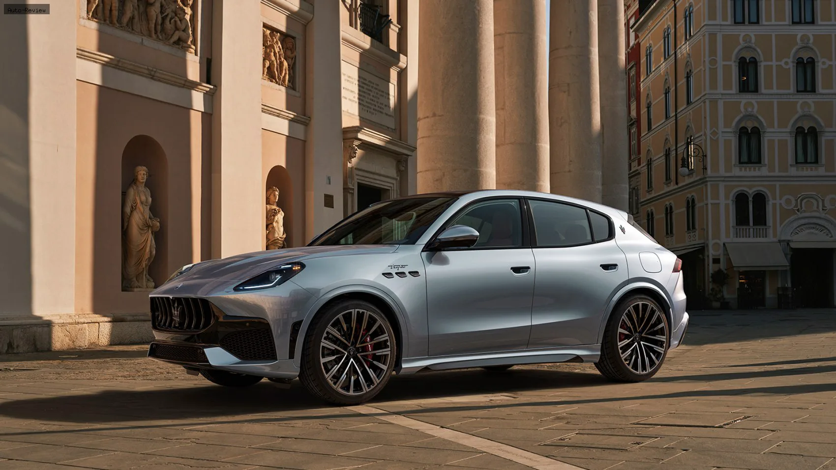 Maserati Grecale Grecale (facelift 2026) Modena 2.0 (330 лс) Mild Hybrid AWD Automatic 2026 -