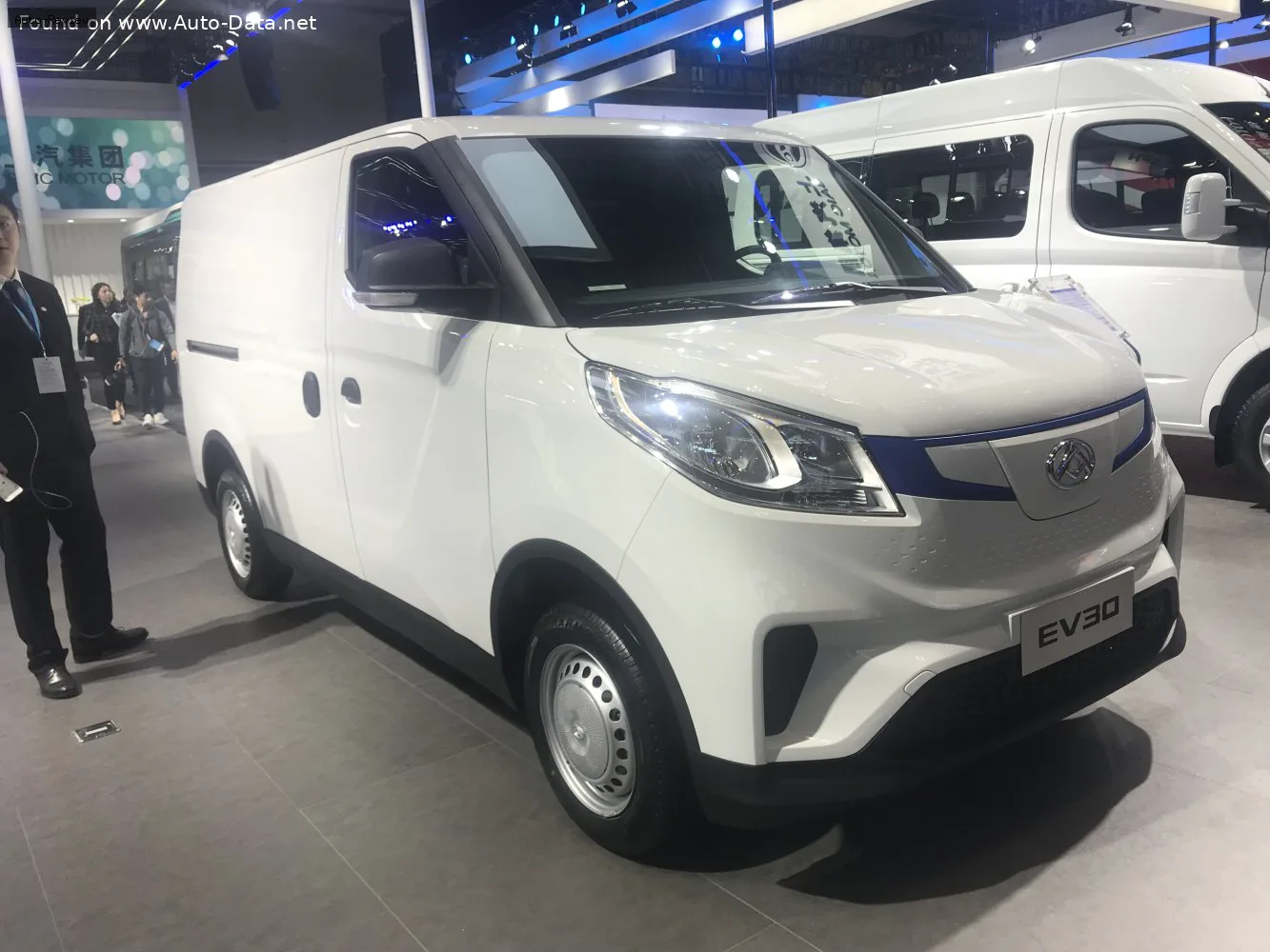 Maxus Deliver 3 eDeliver 3 L1 50 kWh (160 лс) Electric 2023 -