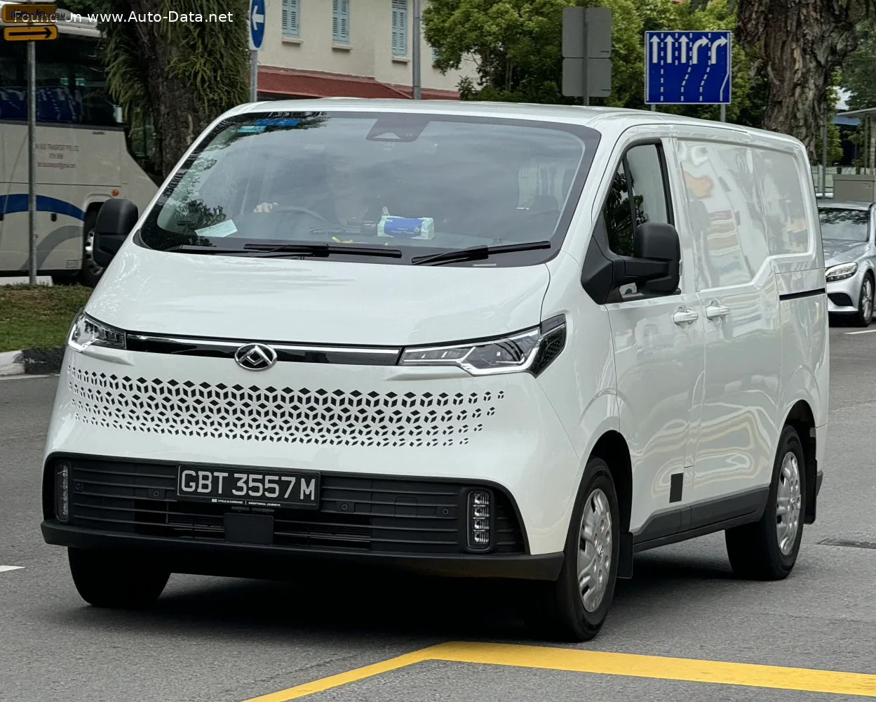 Maxus Deliver 7 eDeliver 7 L1 88 kWh (204 лс) Electric 2023 -
