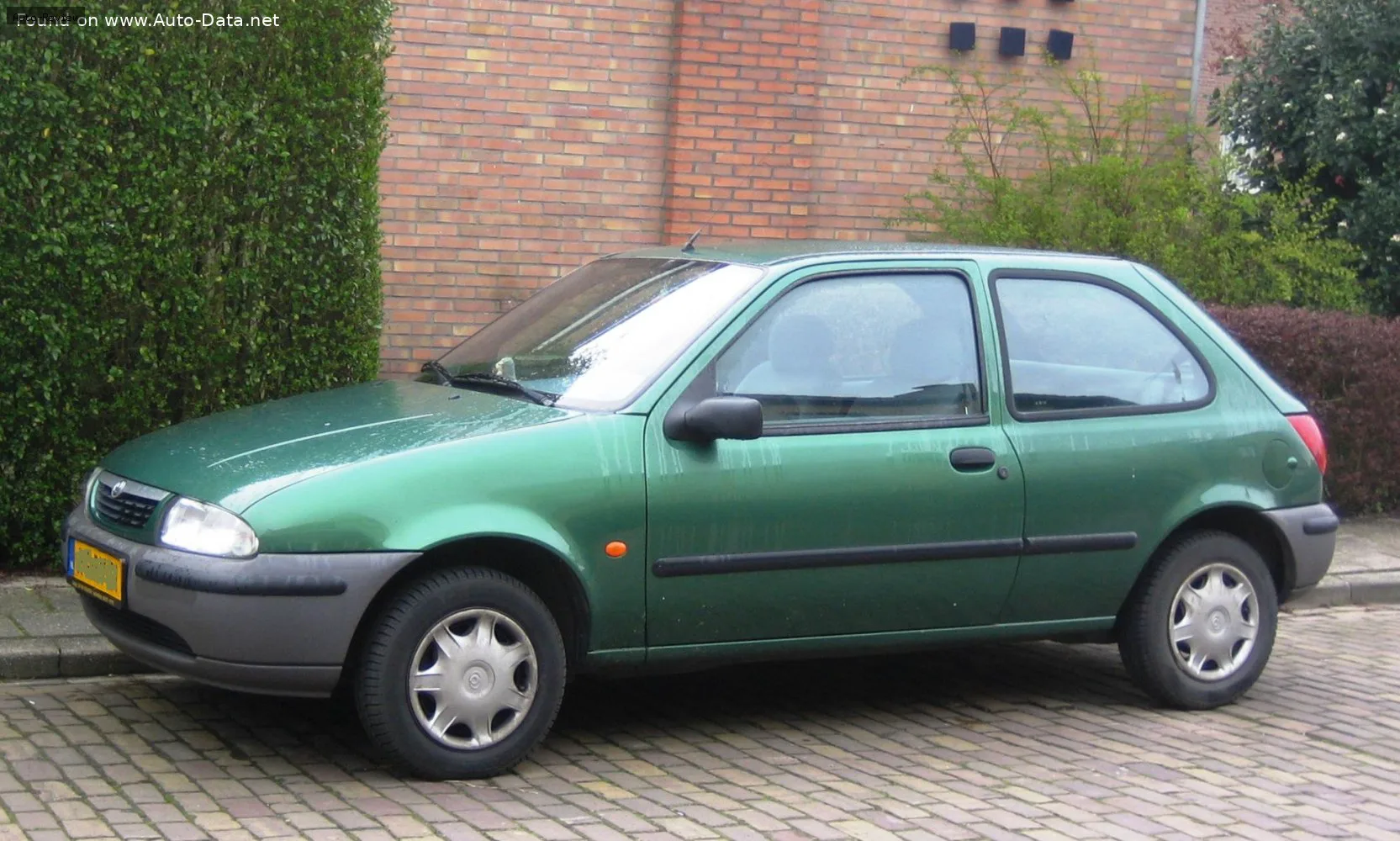 Mazda 121 121 III (JASM,JBSM) 1.3 (60 лс) 1996 - 2000