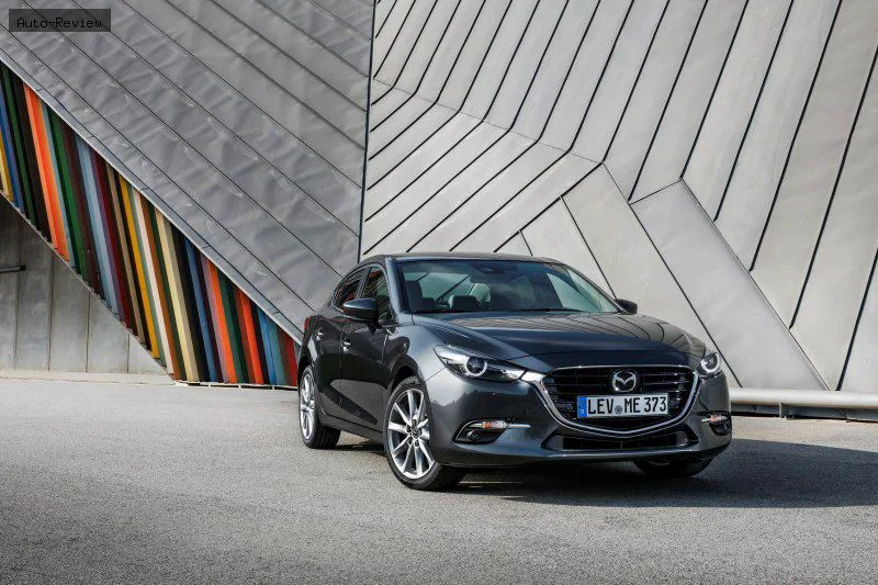 Mazda 3 3 III Sedan (BM, facelift 2017) 2.2 SkyActiv-D (150 лс) 2017 - 2018 — фото 2