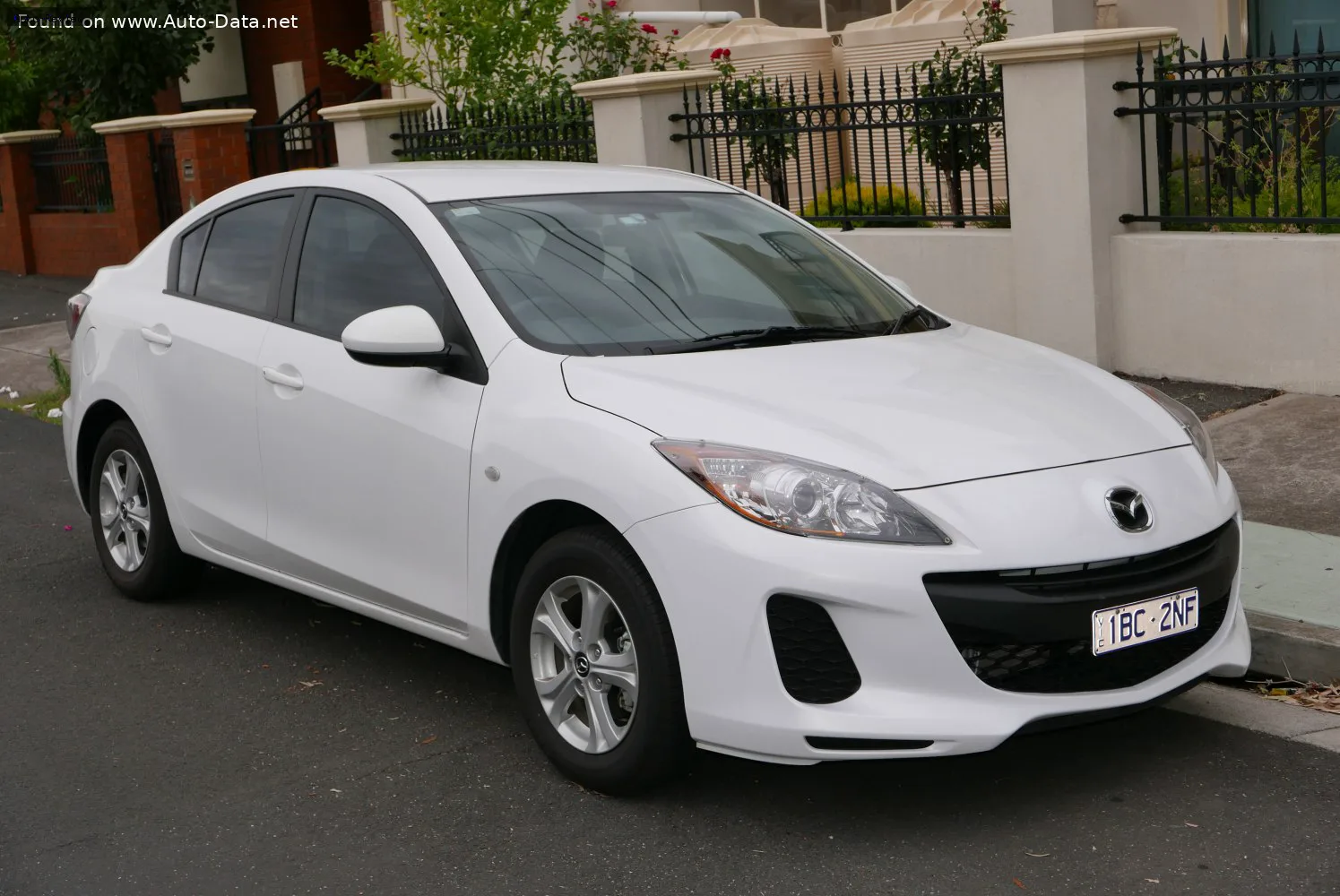 Mazda 3 3 II Sedan (BL, facelift 2011) 2.5 (167 лс) Automatic 2011 - 2013 — фото 3