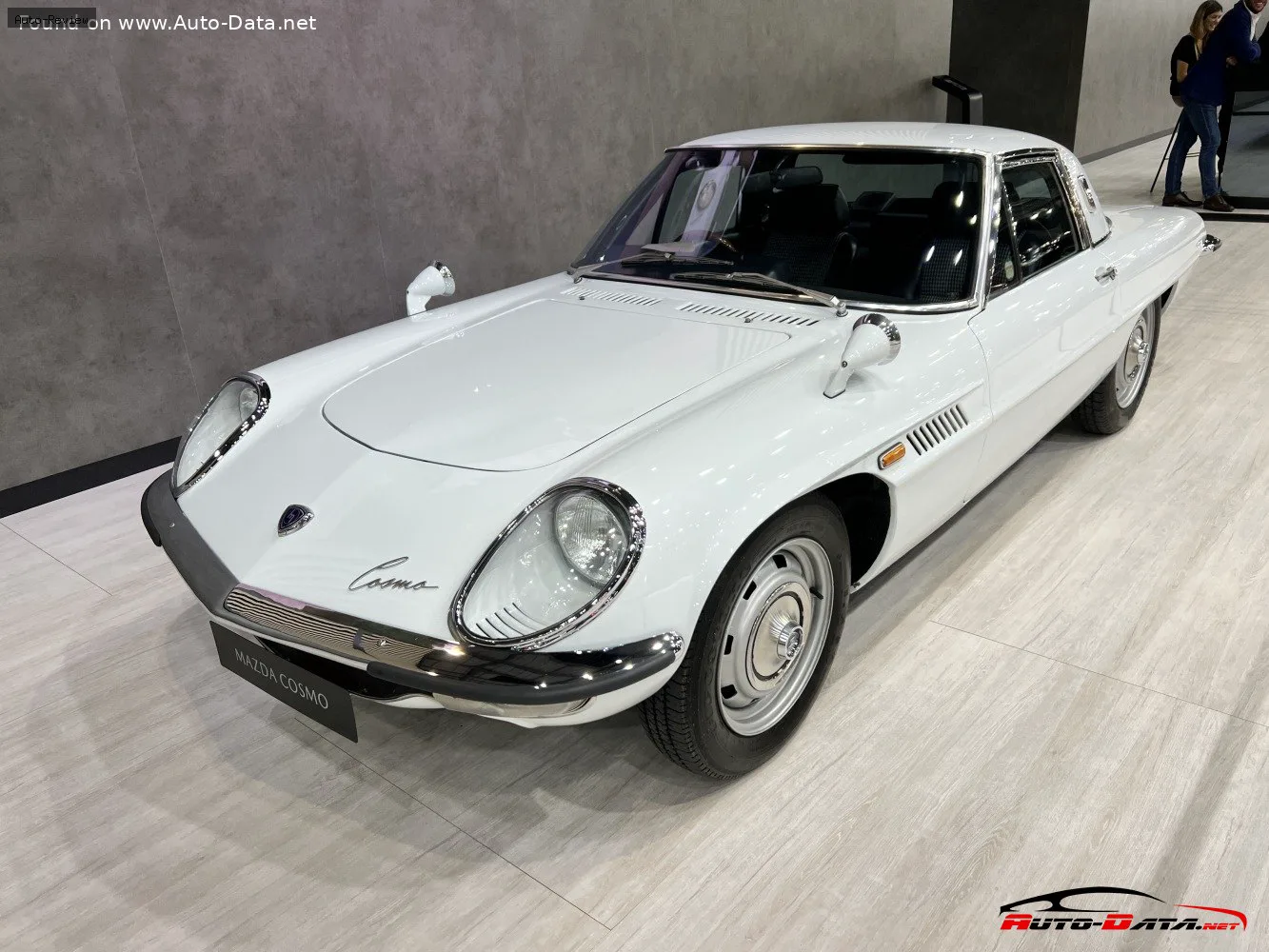 Mazda Cosmo Cosmo (L10A) 1.0 Wankel (110 лс) 1967 - 1968
