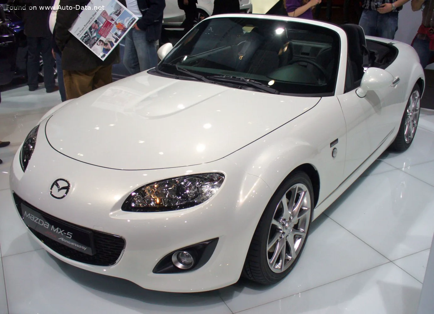 Mazda MX-5 MX-5 III (NC, facelift 2008) 1.8 (126 лс) 2008 - 2012