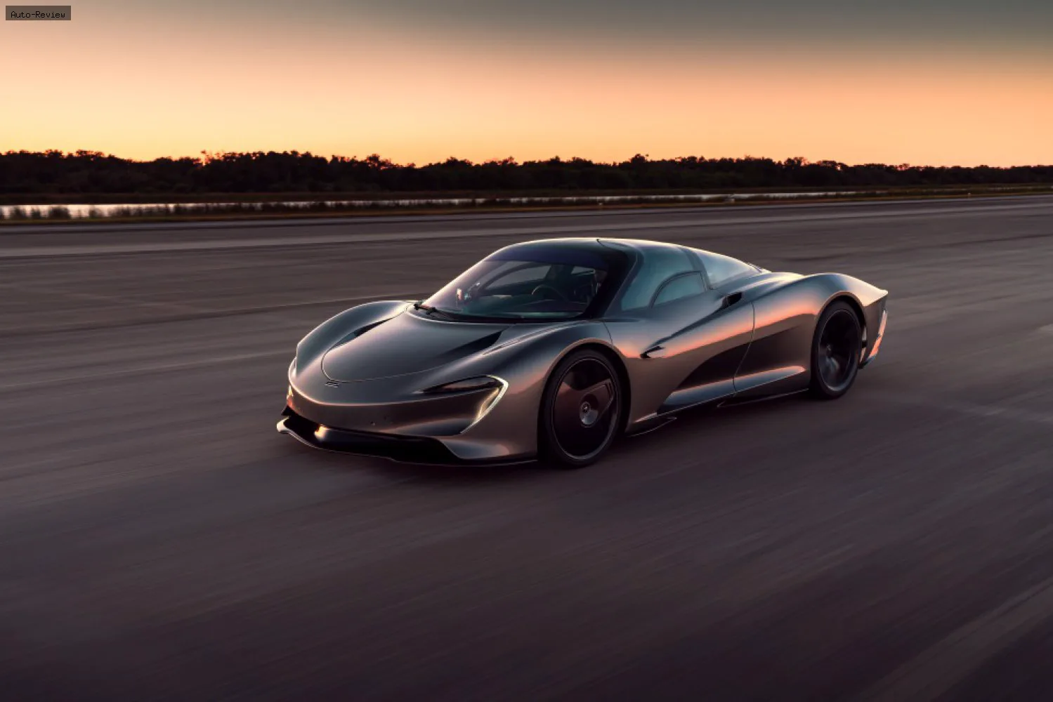 McLaren Speedtail Speedtail 4.0 V8 (1070 лс) Plug-in hybrid 2020 - 2020