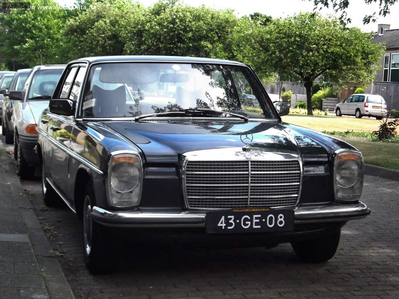 Mercedes-Benz /8 /8 (W114, facelift 1973) 280 E (185 лс) 1973 - 1976