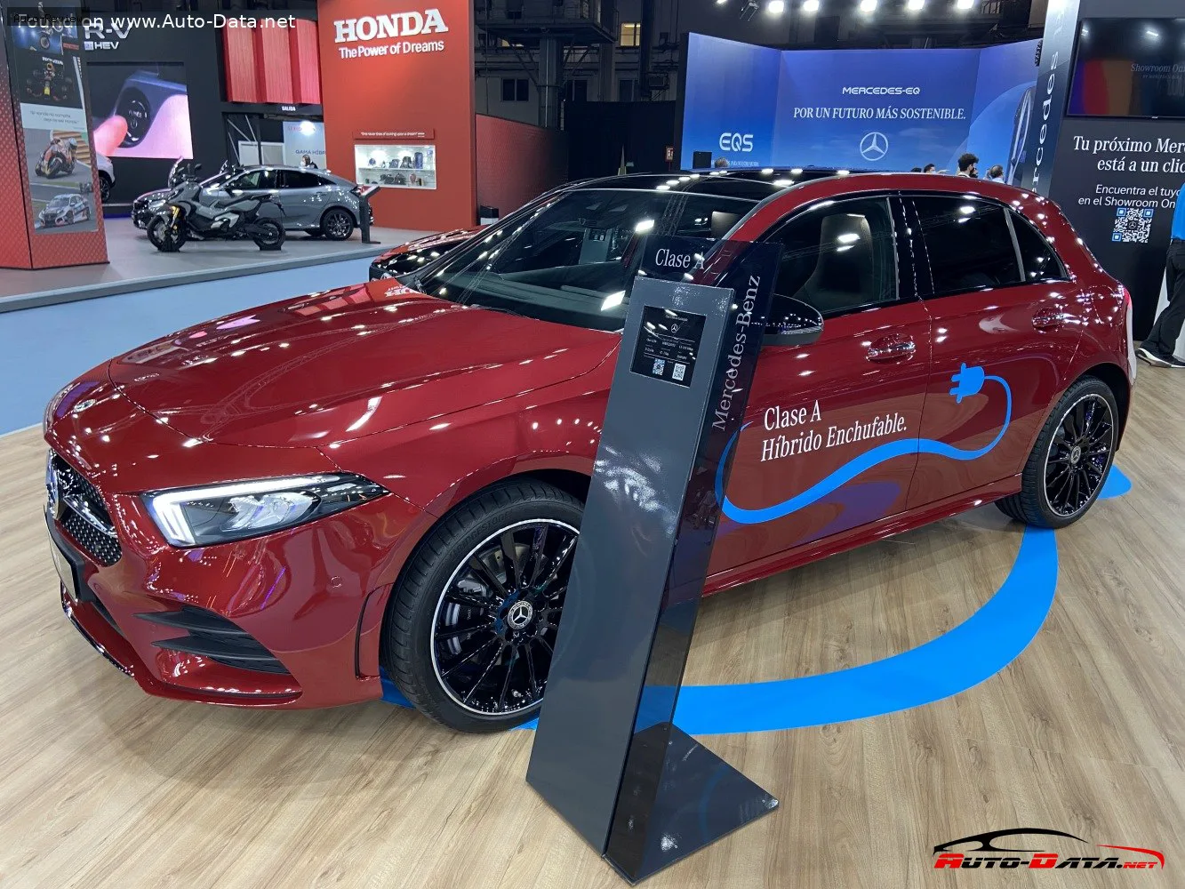 Mercedes-Benz A-Класс A-Класс Sedan (V177) A 250e (218 лс) Plug-in Hybrid 8G-DCT 2019 - 2022 — фото 2