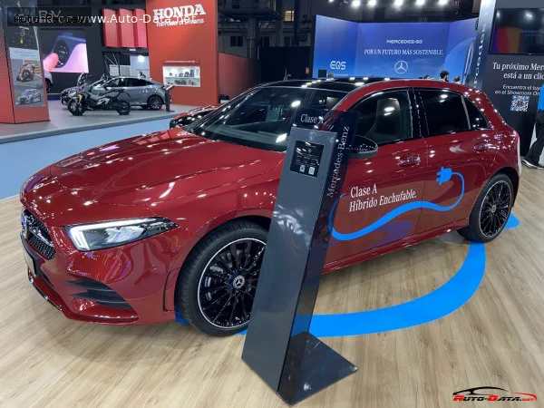 Mercedes-Benz A-Класс A-Класс Sedan (V177) A 250e (218 лс) Plug-in Hybrid 8G-DCT 2019 - 2022 — фото 3