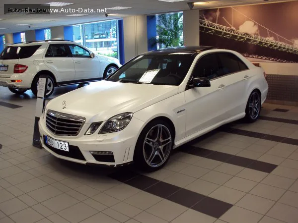 Mercedes-Benz E-Класс E-Класс (W212) AMG E 63 V8 (525 лс) AMG SPEEDSHIFT MCT 2009 - 2011 — фото 4
