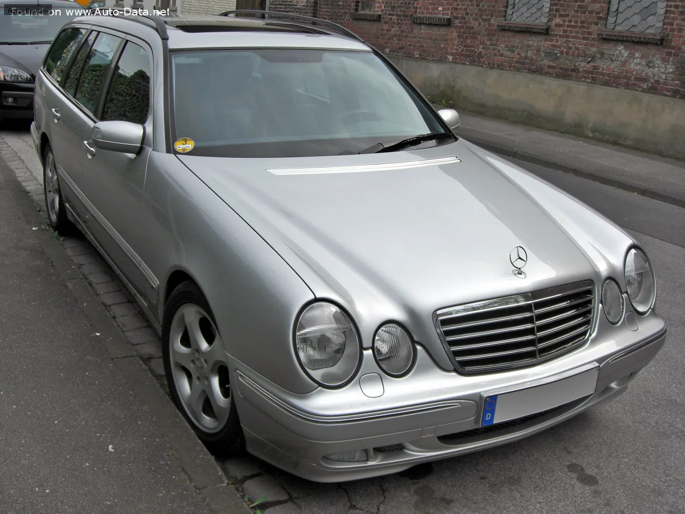 Mercedes-Benz E-Класс E-Класс T-modell (S210, facelift 1999) E 200 Kompressor (163 лс) 1999 - 2000 — фото 3