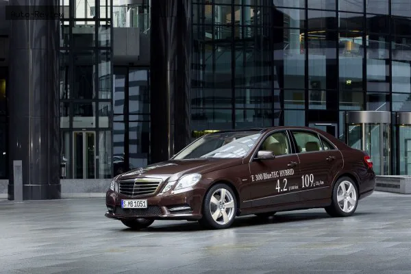 Mercedes-Benz E-Класс E-Класс T-modell (S212) E 300 BlueTEC Hybrid (204 лс) 7G-TRONIC PLUS 2012 - 2013 — фото 4