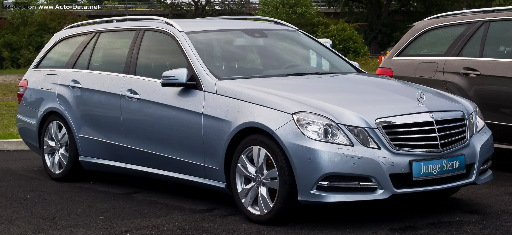 Mercedes-Benz E-Класс E-Класс T-modell (S212) E 300 CDI BlueEFFICIENCY V6 (231 лс) 7G-TRONIC 2010 - 2011