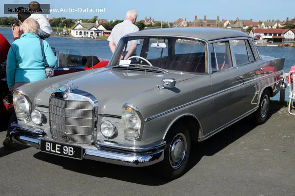 Mercedes-Benz Fintail Fintail (W112) 300 SE (170 лс) Automatic 1964 - 1965 — фото 2