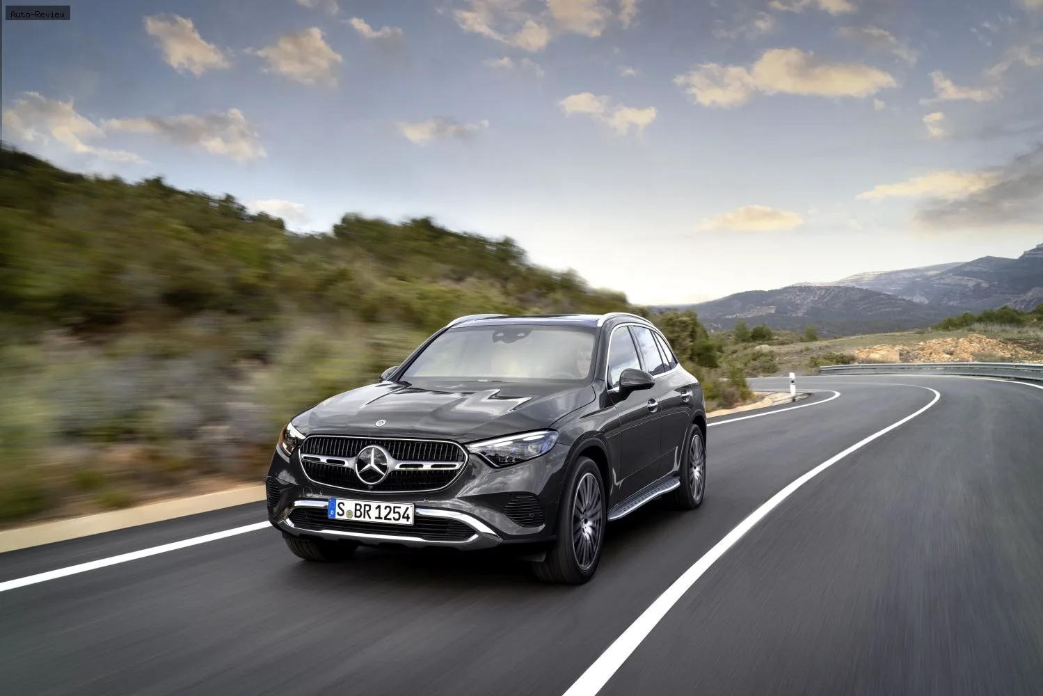 Mercedes-Benz GLC GLC SUV (X254) 350e (313 лс) Plug-in Hybrid 4MATIC 9G-TRONIC 2024 -
