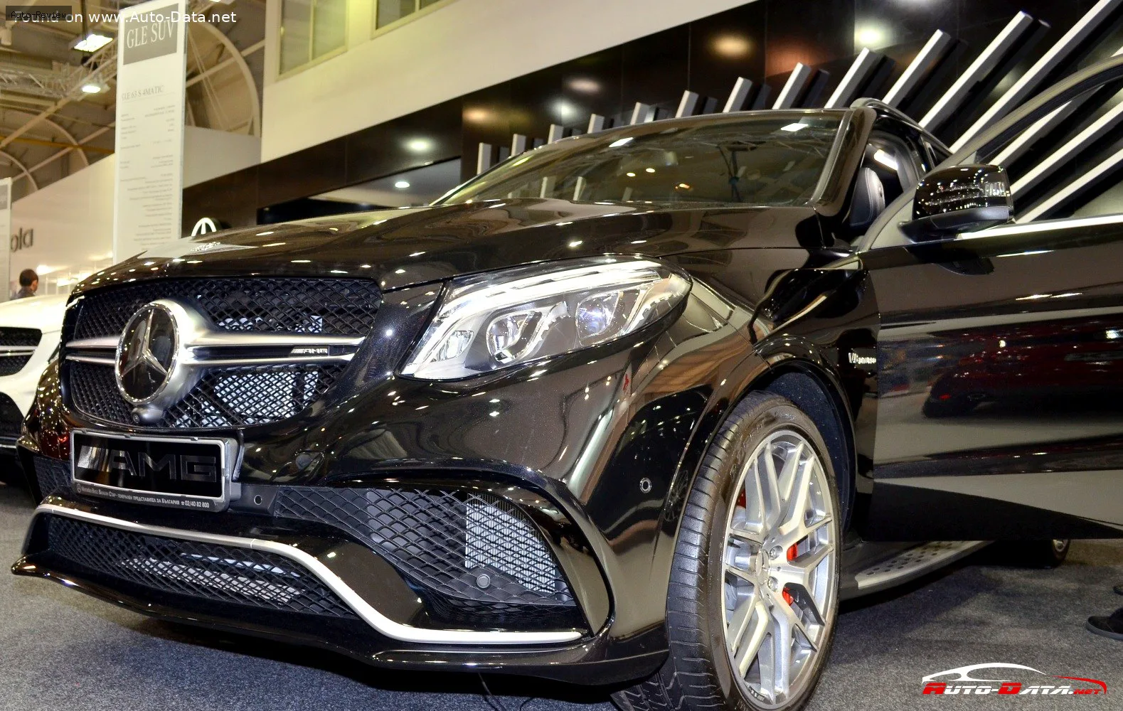 Mercedes-Benz GLE GLE SUV (W166) AMG GLE 63 S V8 (585 лс) 4MATIC AMG SPEEDSHIFT PLUS 7G-TRONIC 2015 - 2018 — фото 3