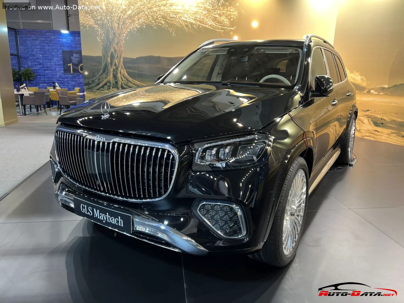 Mercedes-Benz GLS Maybach GLS (X167, facelift 2023) 600 V8 (557 лс) EQ Boost 4MATIC 9G-TRONIC 2023 - 2026