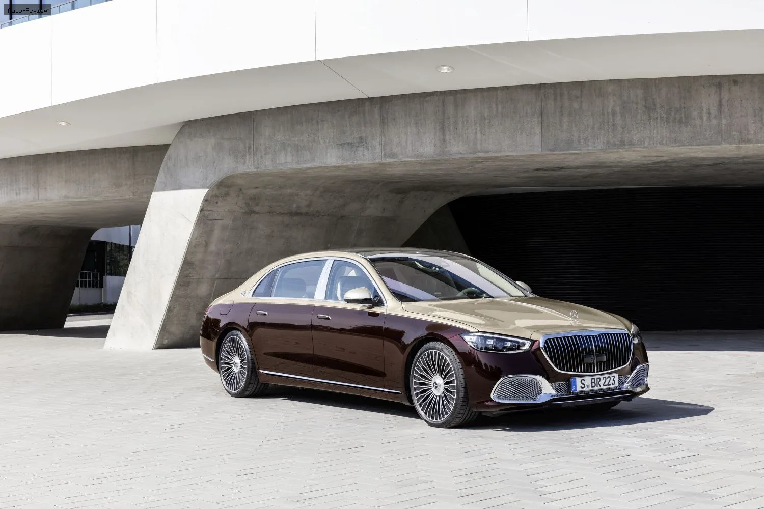 Mercedes-Benz S-Класс Maybach S-class (Z223) S 580e (510 лс) EQ Hybrid 4MATIC 9G-TRONIC 2023 - 2026 — фото 3