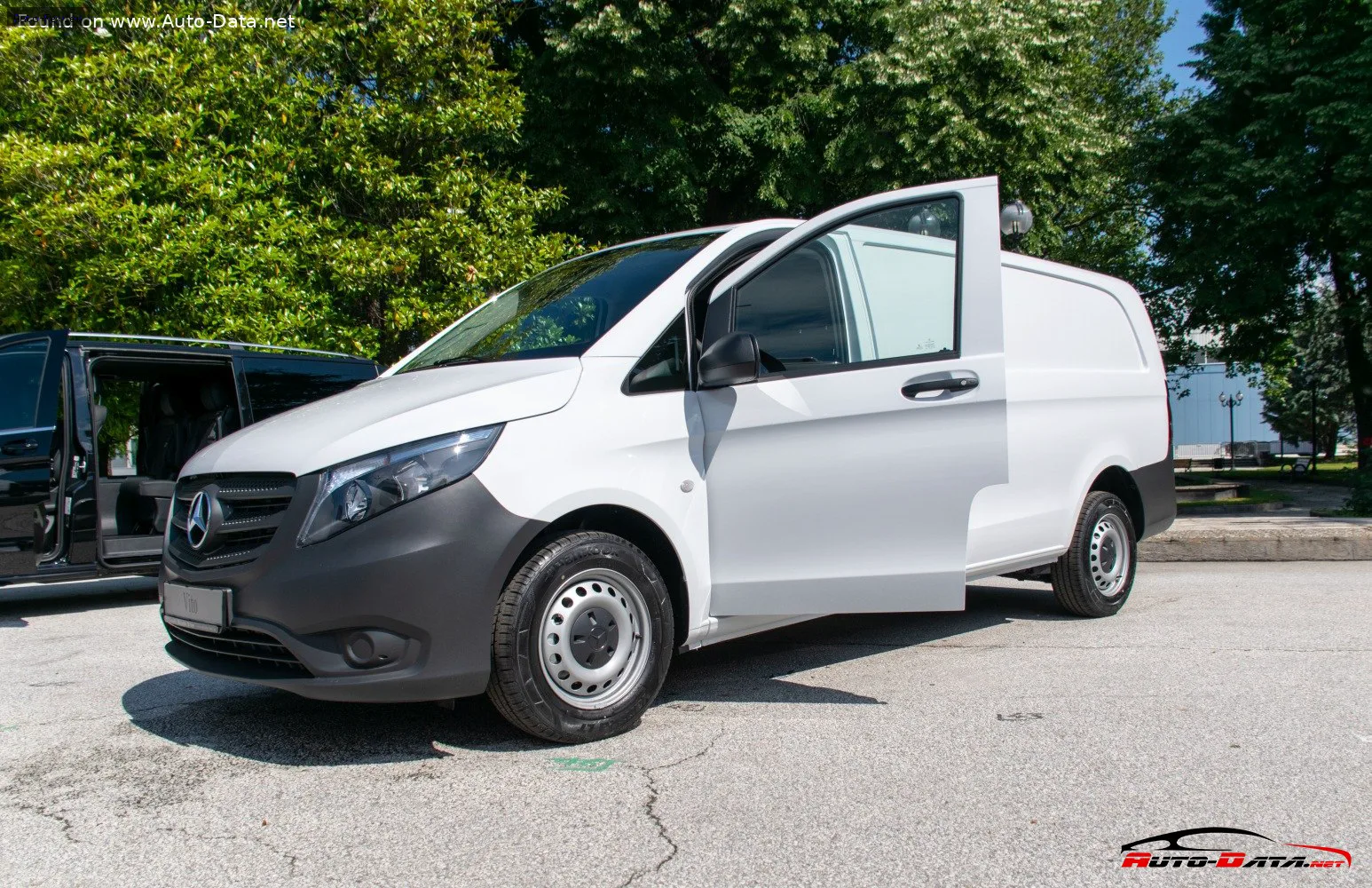Mercedes-Benz Vito Vito (W447, facelift 2020) Crew Van Extra Long 116 CDI (163 лс) 4MATIC 9G-TRONIC 2020 - 2023 — фото 3