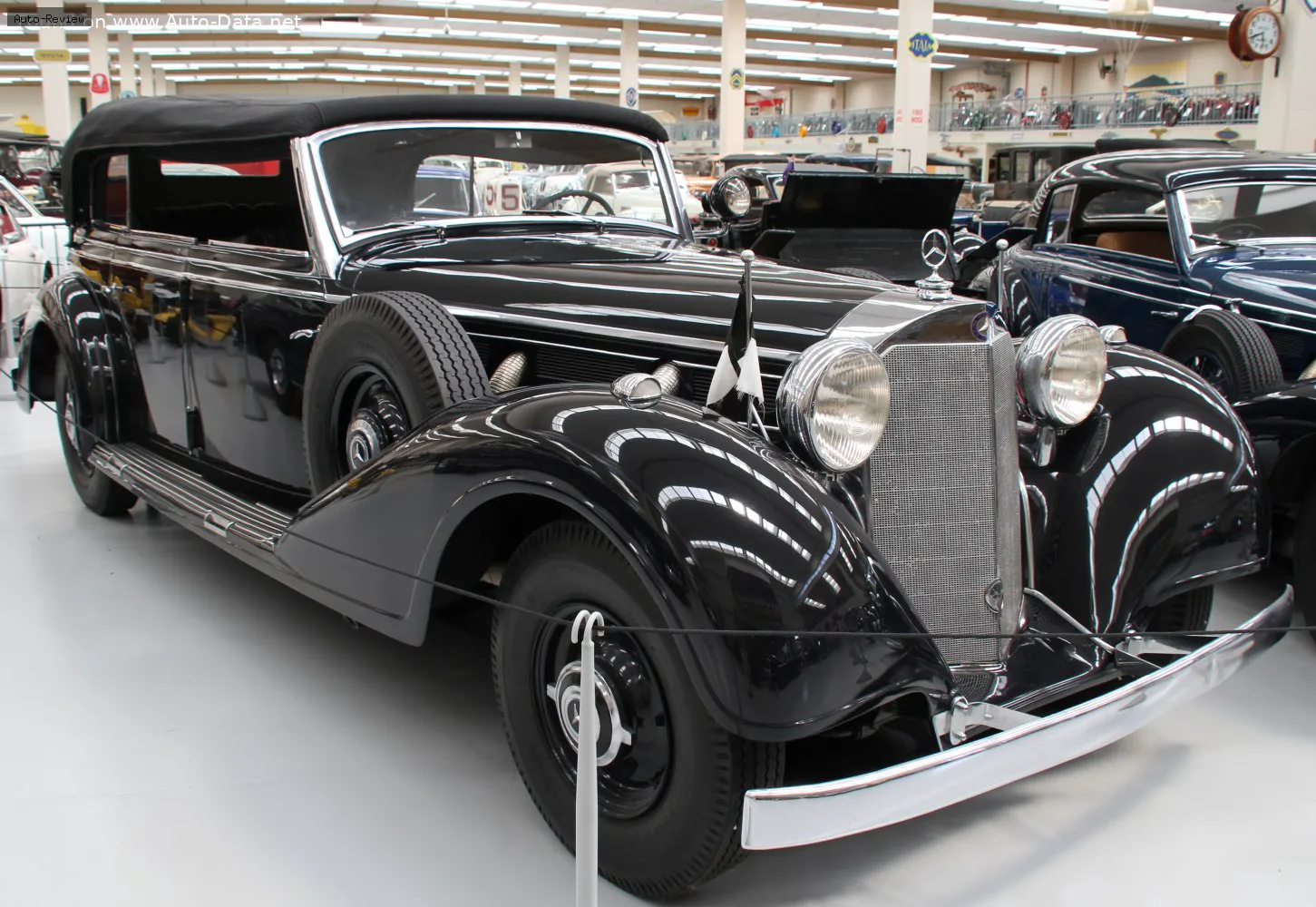 Mercedes-Benz W150 770 Cabriolet (W150) 7.7 (230 лс) 1938 - 1943