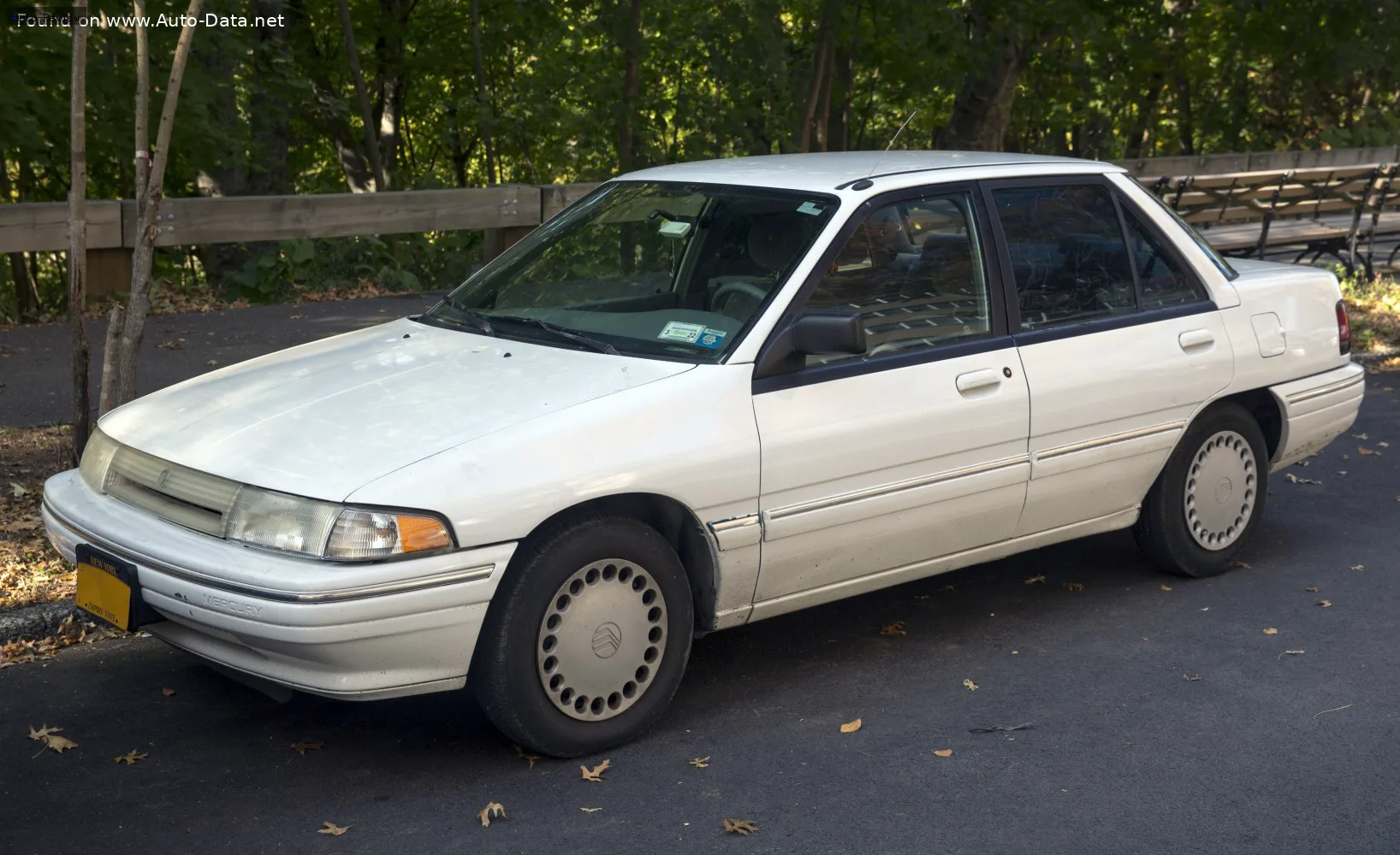 Mercury Tracer Tracer II 1.9 (88 лс) 1990 - 1997