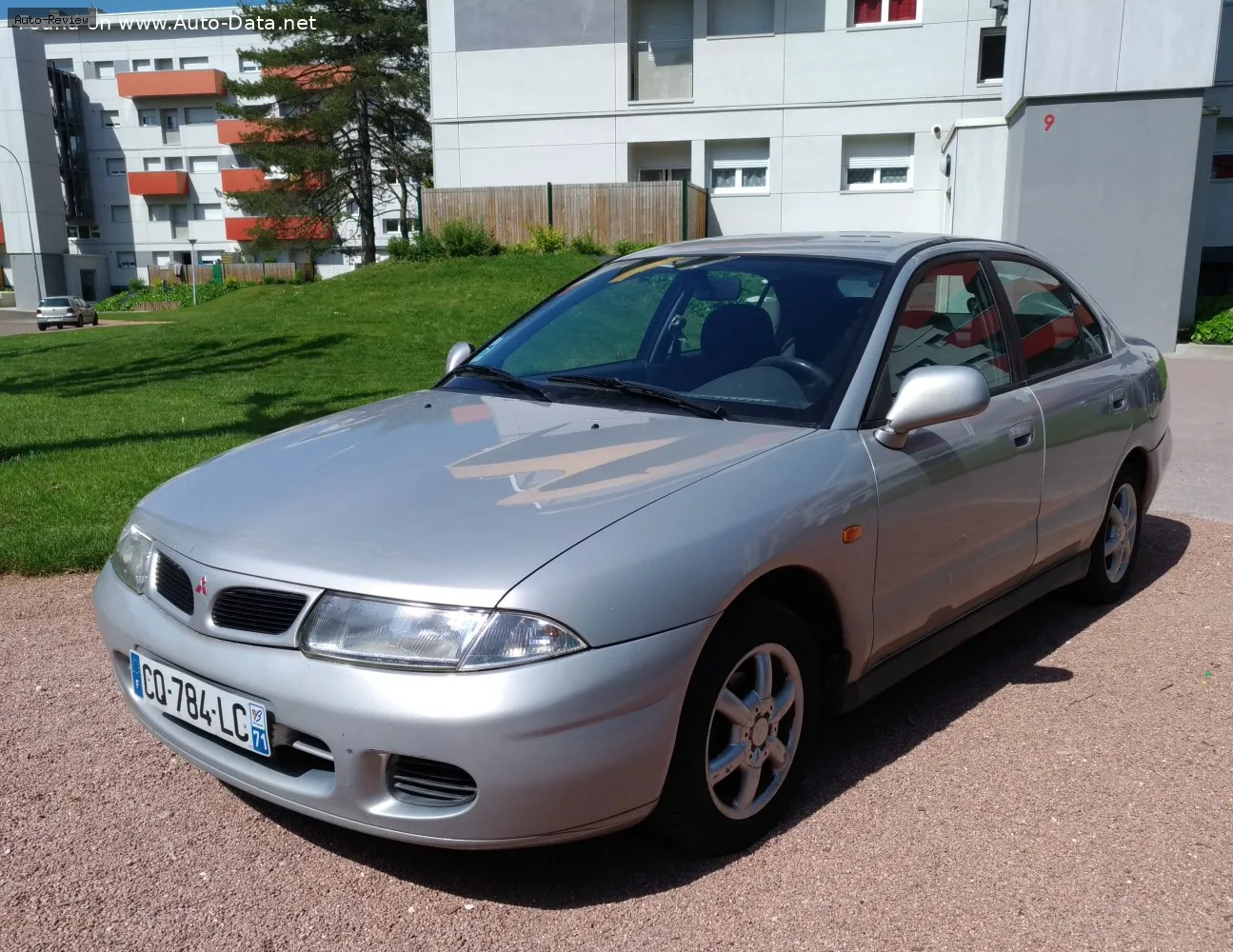 Mitsubishi Carisma Carisma Hatchback 1.6 i 16V (103 лс) Automatic 2000 - 2003 — фото 3