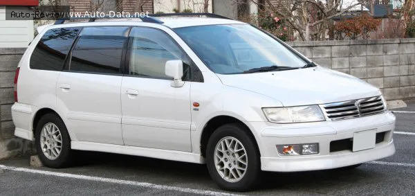 Mitsubishi Chariot Chariot Grandis (N11) 2.3 i 16V GDI SE (165 лс) 1997 - 2003 — фото 2
