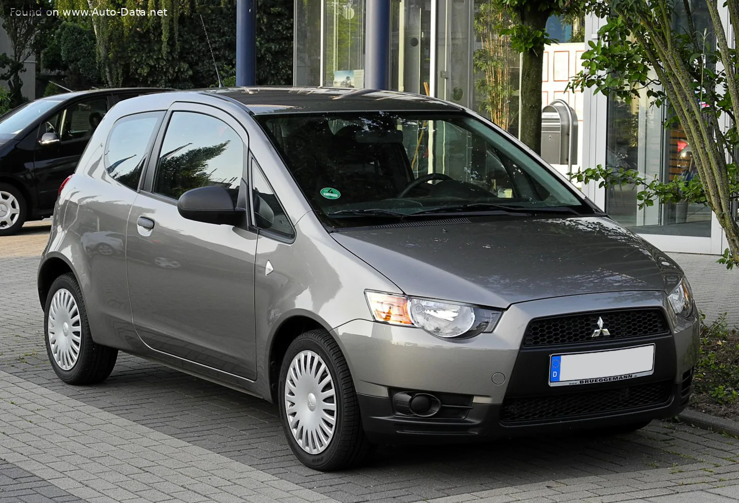 Mitsubishi Colt Colt VI (Z30, facelift 2008) 1.3 MPI ClearTec (95 лс) 2008 - 2012