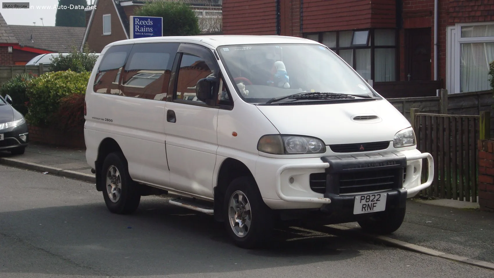 Mitsubishi Delica Delica (L400) 2.2 TD (79 лс) Automatic 1999 - 2006