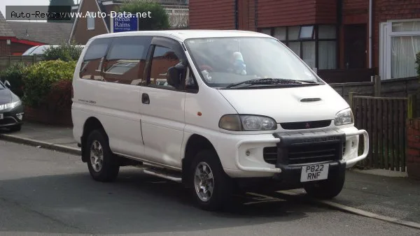 Mitsubishi Delica Delica (L400) 2.4 (122 лс) 1993 - 1999 — фото 4