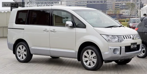 Mitsubishi Delica Delica (D5) 2.4 (170 лс) 2007 - 2018 — фото 4