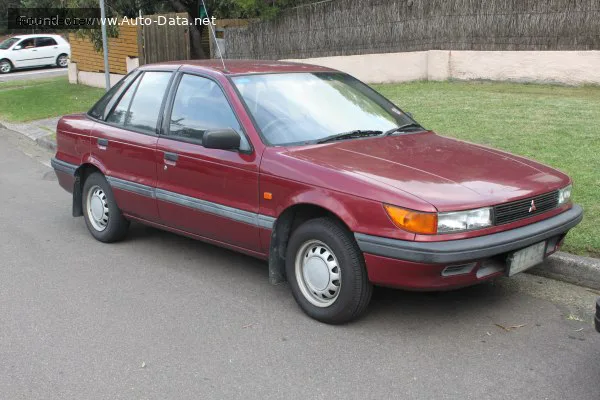 Mitsubishi Lancer Lancer IV Hatchback 1.3 (60 лс) 1988 - 1992 — фото 2