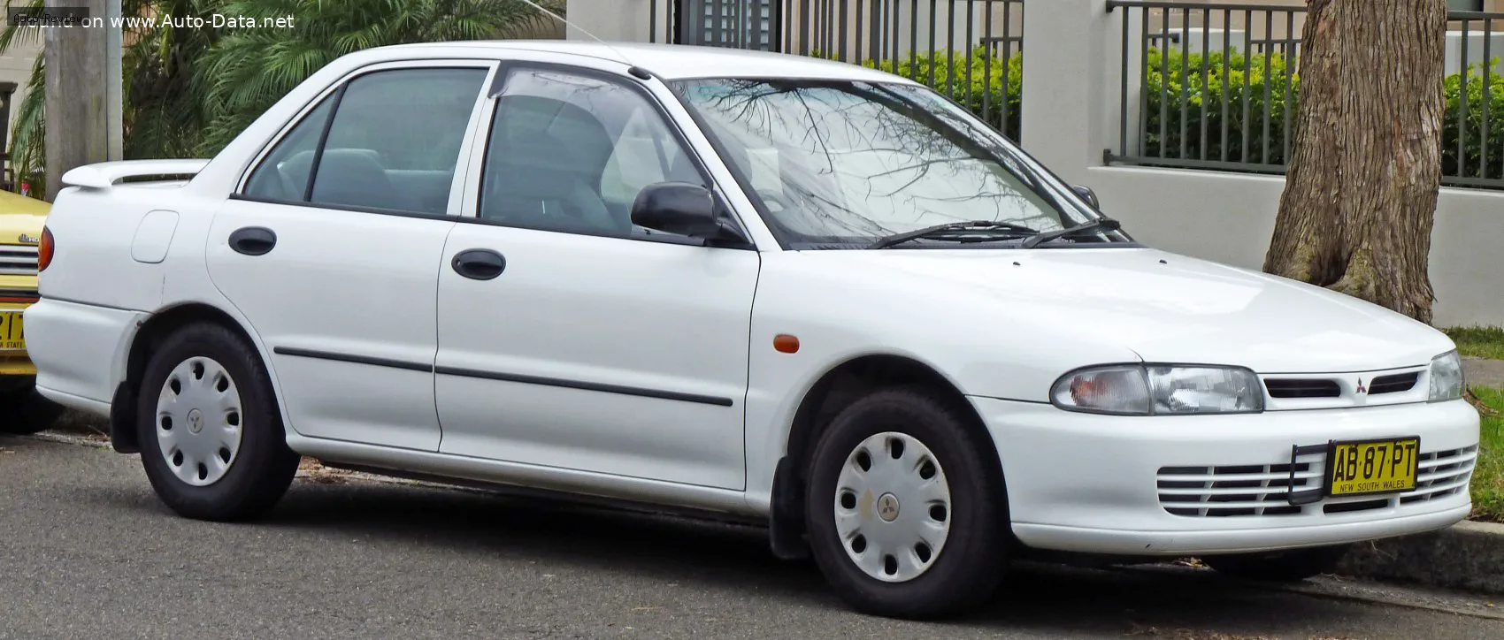 Mitsubishi Lancer Lancer V 1.5 CB3A (115 лс) 1992 - 1996