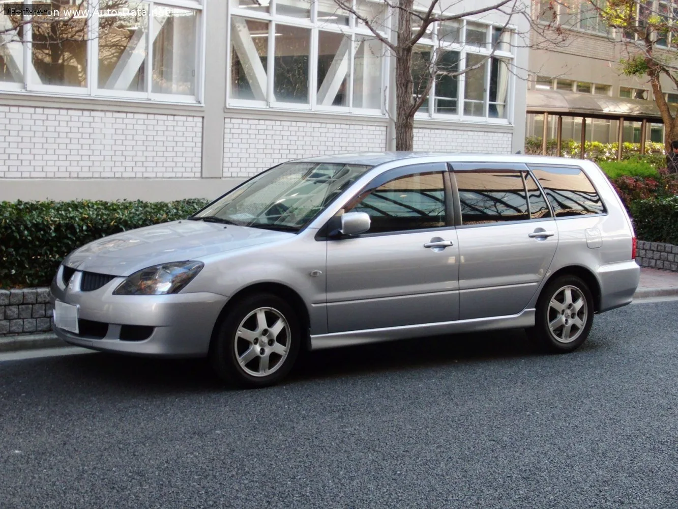 Mitsubishi Lancer Lancer VIII Wagon 1.6 i 16V (98 лс) 2003 - 2009