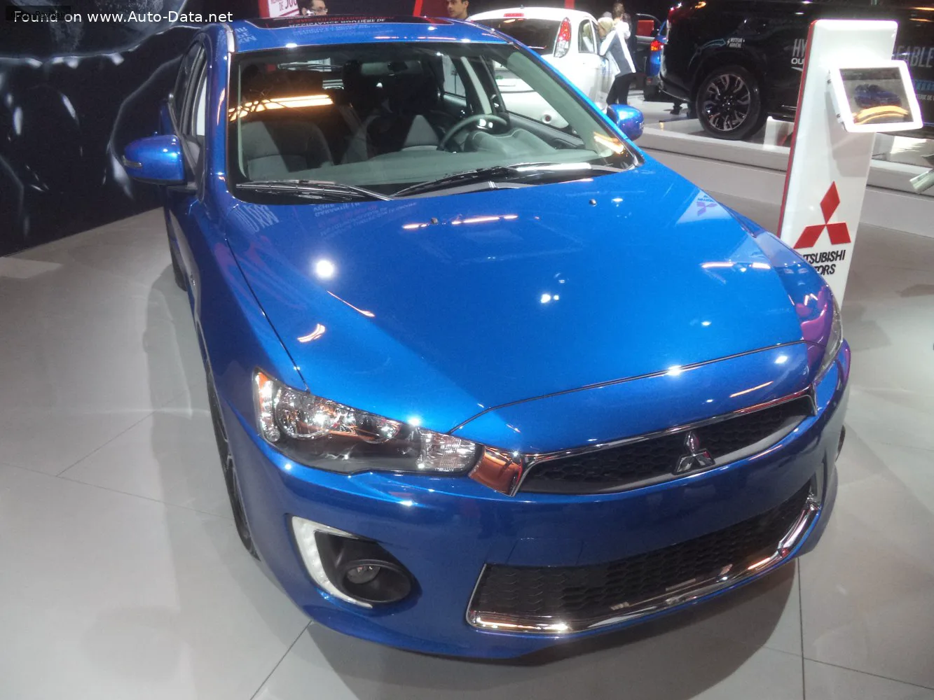 Mitsubishi Lancer Lancer Sportback IX (facelift 2015) 1.8 (140 лс) CVT 2015 - 2017