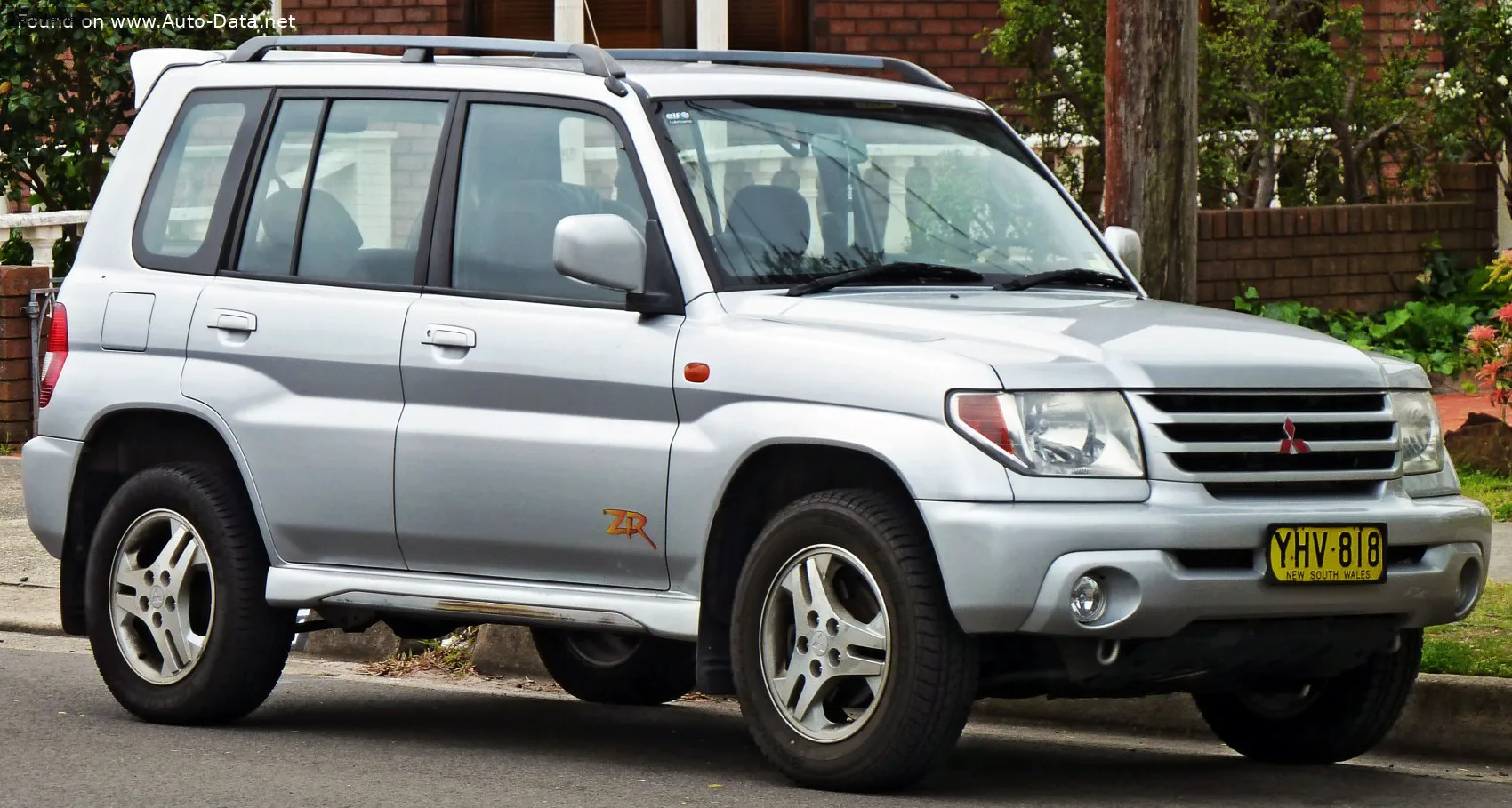 Mitsubishi Pajero Pajero IO (H60) 1.8 i 16V GDI 4WD (5 dr) (160 лс) 1998 - 2005