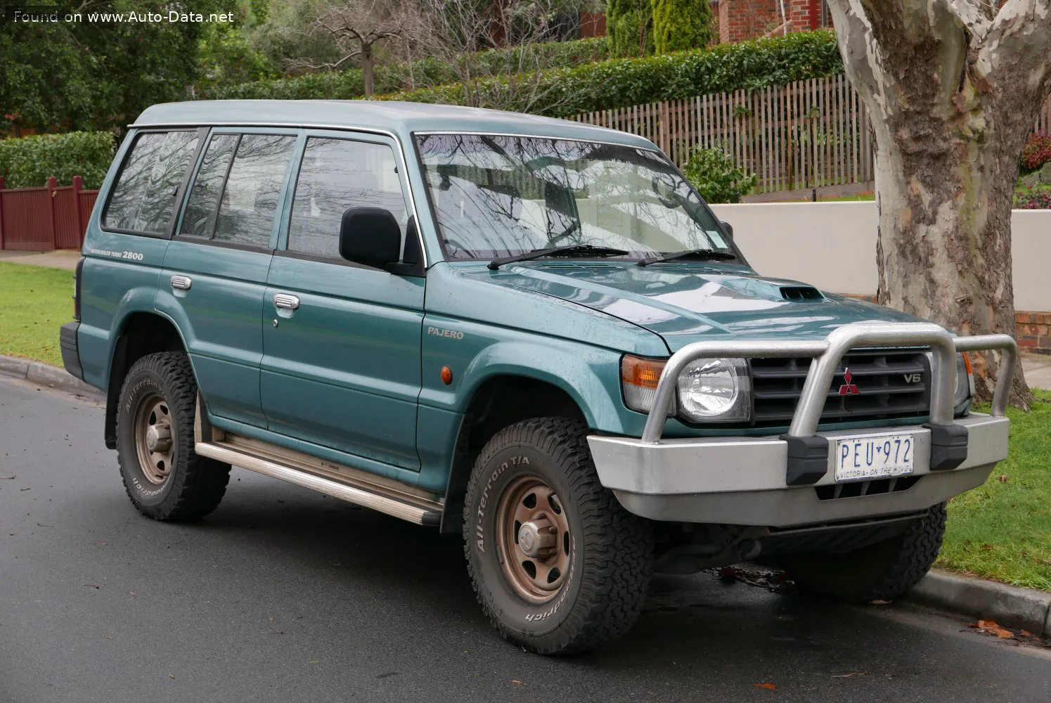 Mitsubishi Pajero Pajero II (V2_W,V4_W) 2.8 TD GLX (125 лс) 1994 - 2000