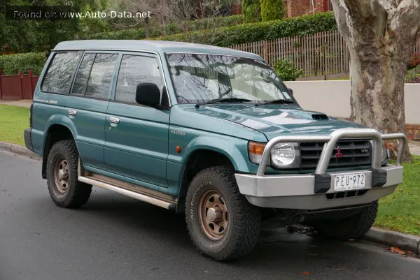Mitsubishi Pajero Pajero II (V2_W,V4_W) 3.5 i V6 24V (208 лс) Automatic 1994 - 2000 — фото 2