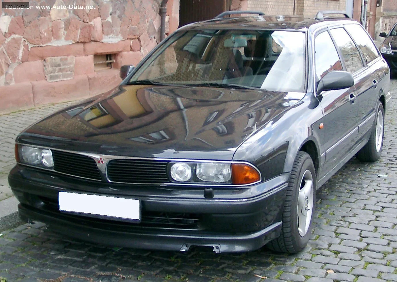 Mitsubishi Sigma Sigma Station Wagon (F07W) 3.0 V6 (170 лс) 1993 - 1996