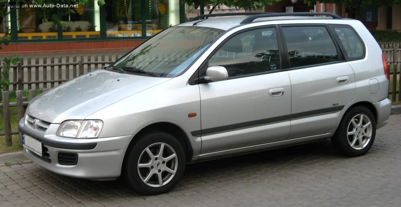 Mitsubishi Space Star Space Star (DG0) 1.8 GDI (122 лс) 1998 - 2004