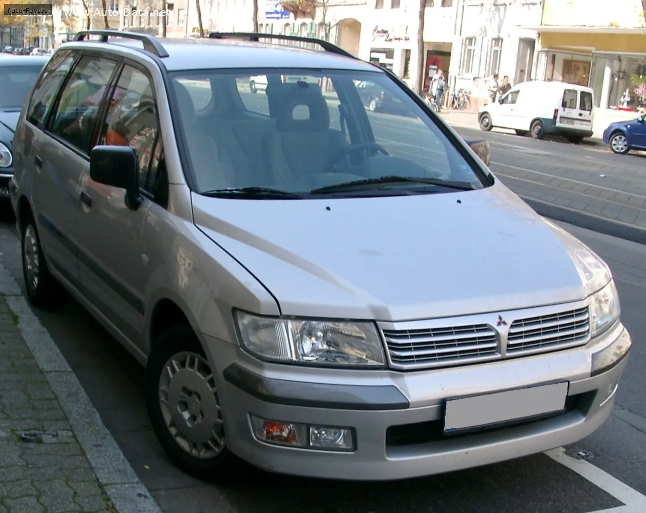 Mitsubishi Space Wagon Space Wagon III 2.4 GDi (165 лс) 1998 - 2004