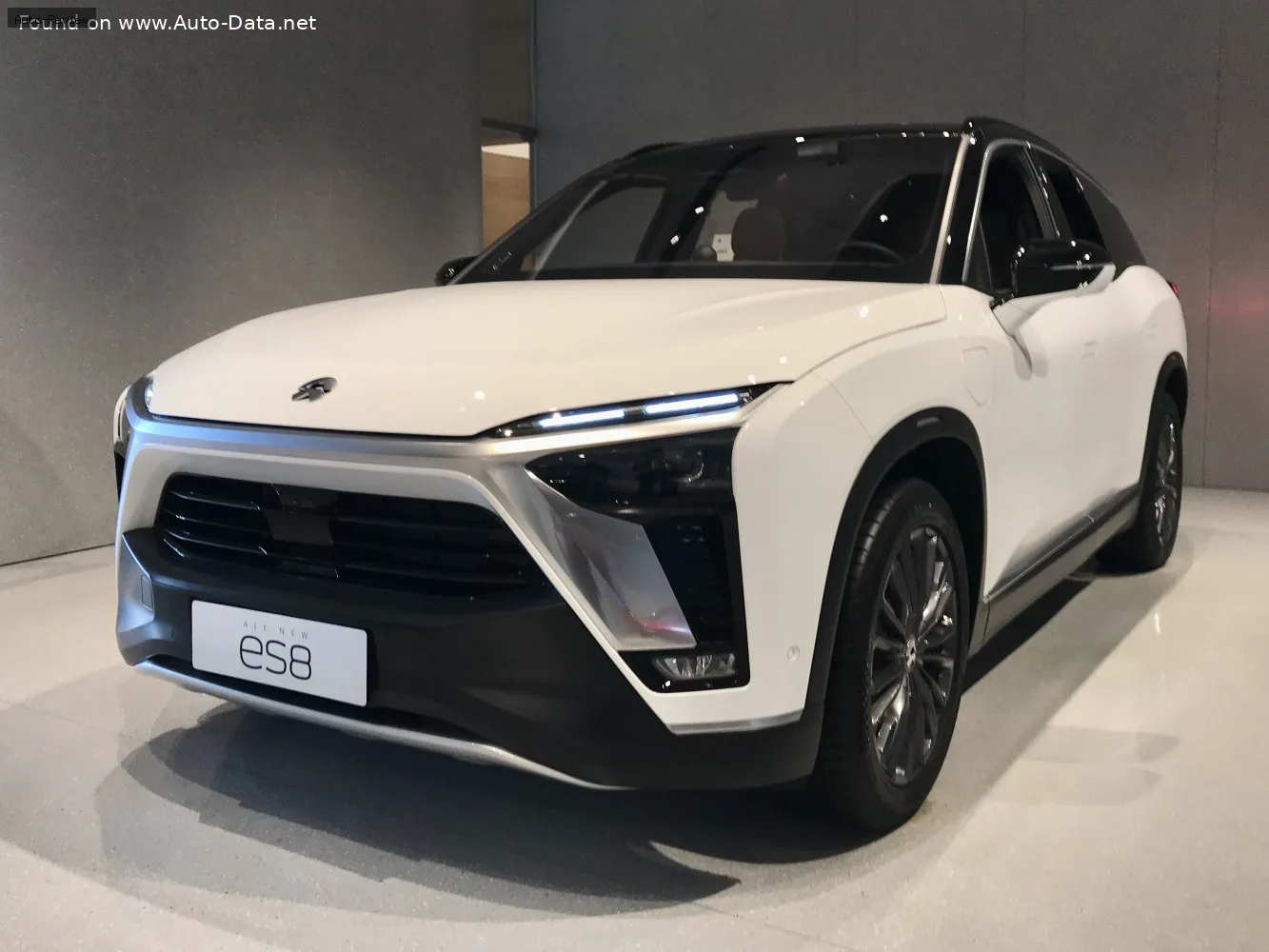 NIO ES8 ES8 I (facelift 2020) 70 kWh (544 лс) 4WD Electric 2020 - 2023