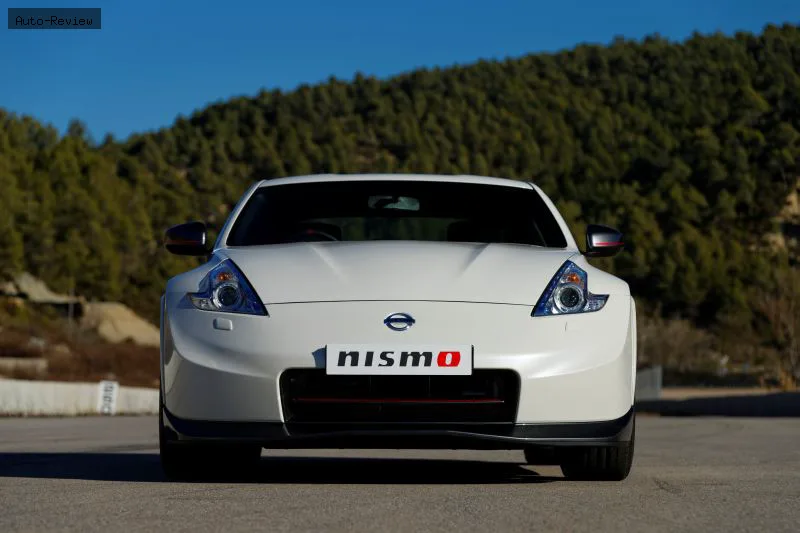 Nissan 370Z 370Z Coupe (facelift 2012) Nismo 3.7 V6 (344 лс) 2013 - 2017 — фото 2
