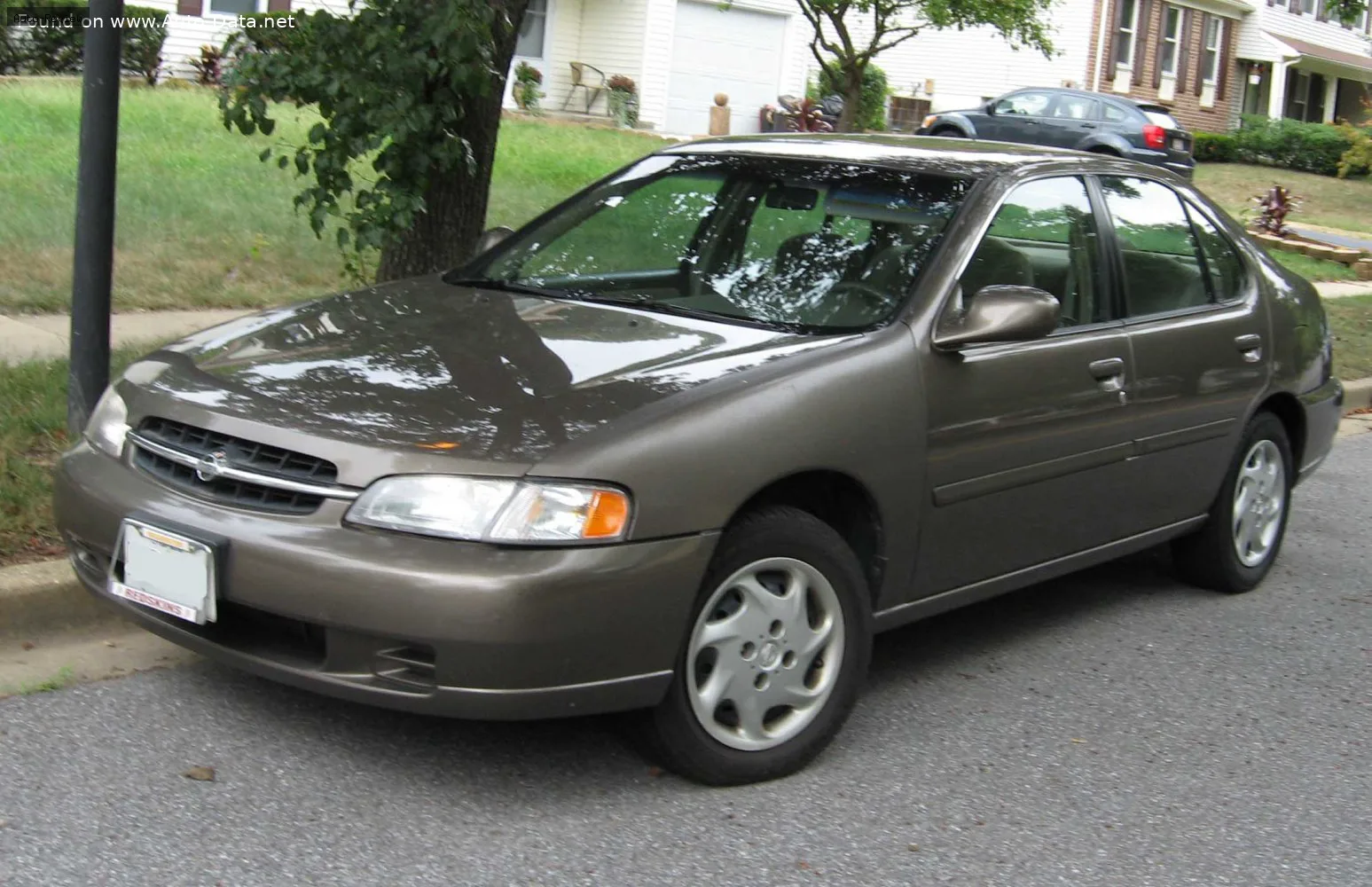 Nissan Altima Altima II 2.4 16V (152 лс) Automatic 1998 - 2002 — фото 3