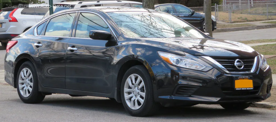 Nissan Altima Altima V (facelift 2016) 2.5 (182 лс) CVT 2016 - 2018