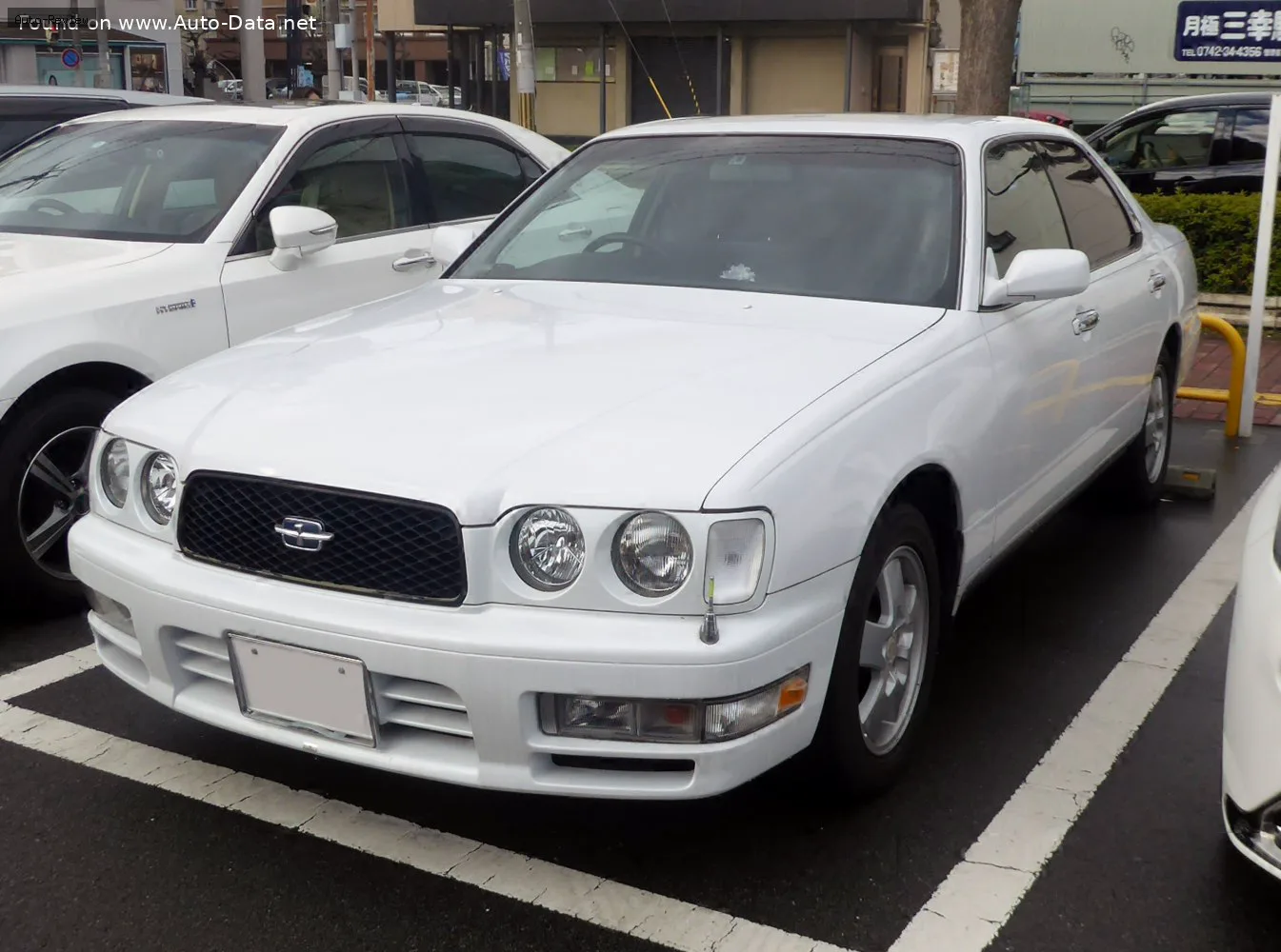 Nissan Gloria Gloria (Y33) 3.0 i V6 (160 лс) 1995 - 1999