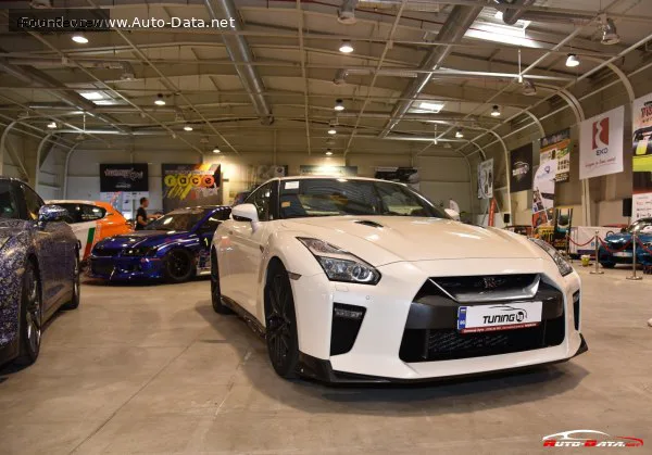 Nissan GT-R GT-R (R35, facelift 2016) 3.8 V6 (570 лс) AWD DCT 2016 - 2023 — фото 4