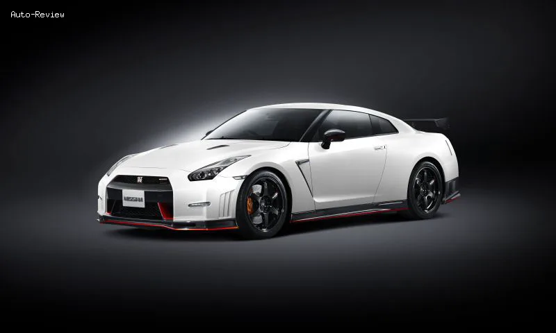 Nissan GT-R GT-R (R35, facelift 2010) Nismo 3.8 V6 (600 лс) AWD DCT 2014 - 2016 — фото 2