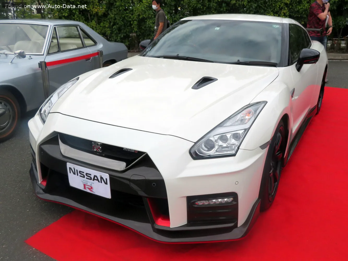 Nissan GT-R GT-R (R35, facelift 2016) Nismo 3.8 V6 (600 лс) AWD DCT 2016 - 2019