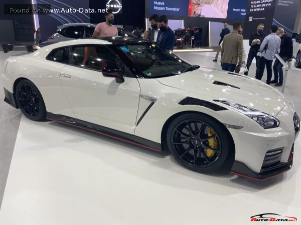 Nissan GT-R GT-R (R35, facelift 2016) Nismo 3.8 V6 (600 лс) AWD DCT 2019 - 2023 — фото 4