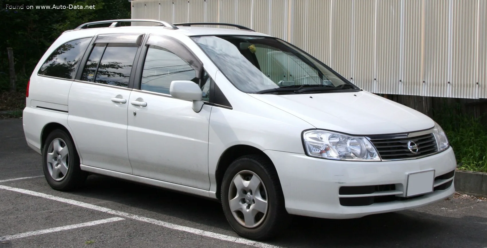 Nissan Liberty Liberty (M12) 2.0 i 16V (147 лс) 2000 - 2002